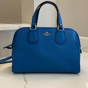 Coach blue bag in pebbled leather with removable cross body strap.